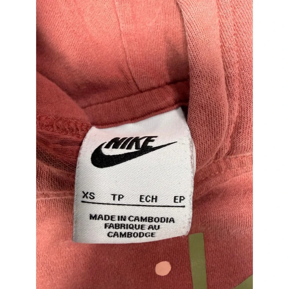 Nike classic pullover